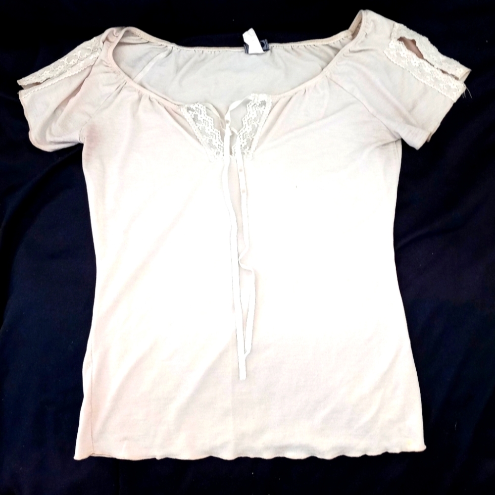 Cream Lace Accent Ribbon Shirt Top Size Small